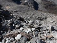 La pietraia attraversata verso i laghetti
