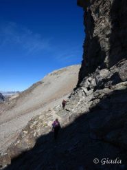 Aggiramento di un torrione sul versante francese