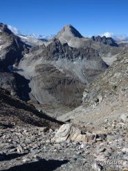 Discesa dal colle dell'Agnello verso il Lago d'Ambin