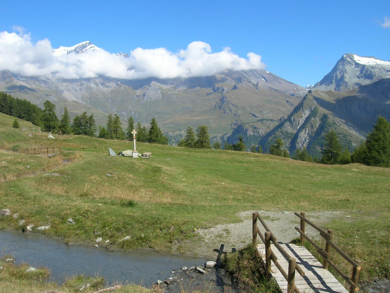 La Conca di By con M.Gelè e Gran Combin