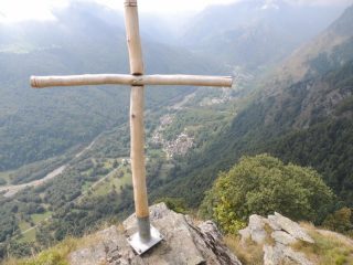 la vallata sottostante