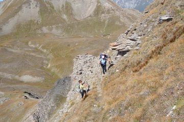 sul sentiero leggermente esposto