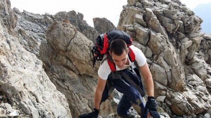 Emanuele danza sulle rocce 