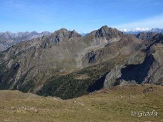 Guardando verso Rocca Verde e Monte Bassura