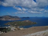 Vista su Vulcanello. Lipari, Panarea e Stromboli