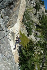 Ponte tibetano con successivo spigolo strapiombante