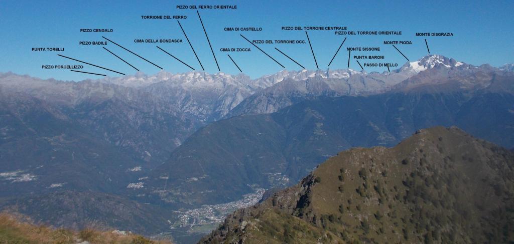 Il Gruppo del Masino visto dalla cima del Monte Pisello