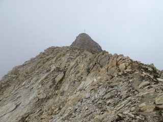 Tratto finale sulla cresta, compare il cocuzzolo della Cima Bianca
