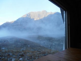 18 - versante O del Giusalet visto dalla finestra del bivacco