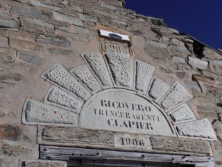 21 - ruderi del ricovero militare al Passo dei Trinceramenti