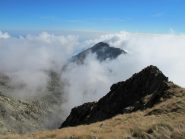 Il Mucrone emerge dalle brume