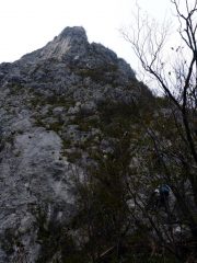 all'arrivo della prima via di fuga si presenta la cima da affrontare