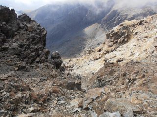 07 - il canalone visto dal traverso che porta alla pietraia finale