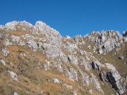 Il rifugio Azzoni e a sx la Punta Cermenati