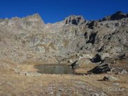 Lac Balaour, dietro St. Robert e Gelas