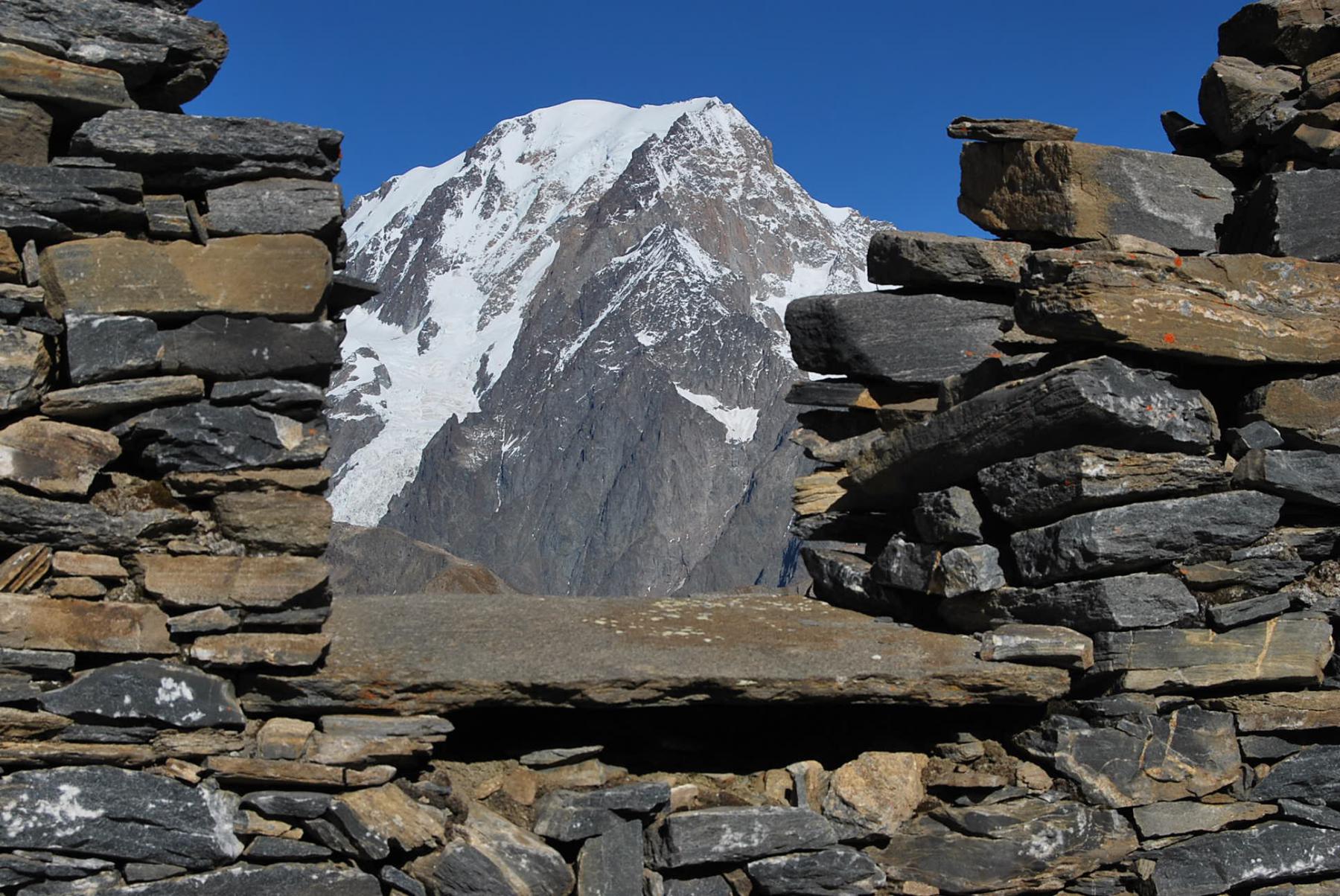 Il Monte Bianco visto dalle feritoie