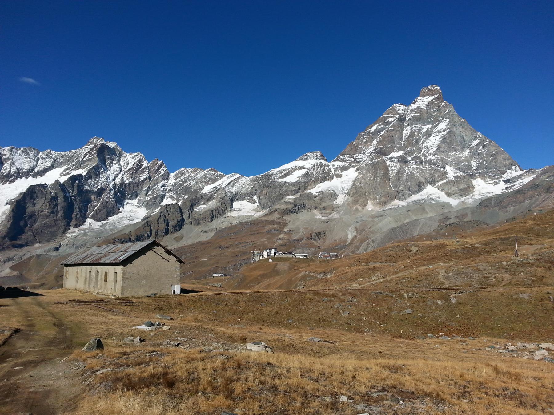 Il Cervino dalle sponde del lago Goillet