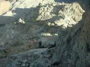 Tini ai piedi della placca finale