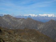 In primo piano la Punta del Mariasco, in secondo piano dal Monte dei Corni alla Dondogna