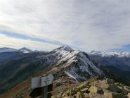 un po di neve verso il bric Costa Rossa