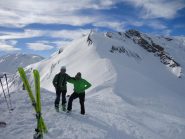 finalmente arrivati, sullo sfondo la cima delle Lose