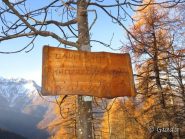 Uno dei simpatici cartelli lungo il percorso
