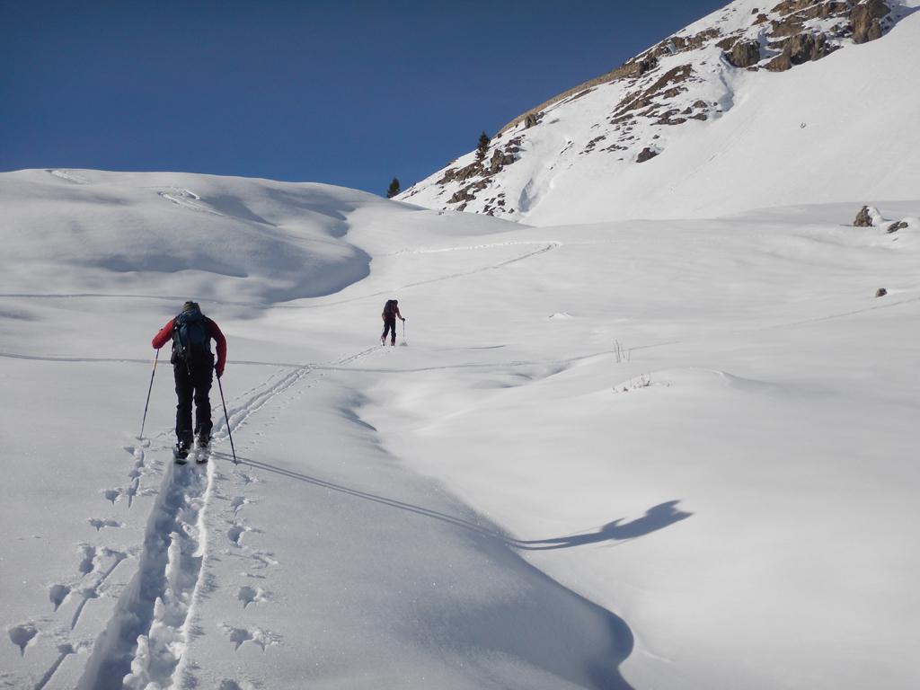 Si traccia nella parte alta prima della stradina
