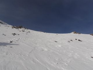 02 - inizio discesa ripido e tra pietre affioranti