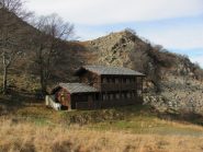 Rifugio Alpe Lunella poco sotto il colle