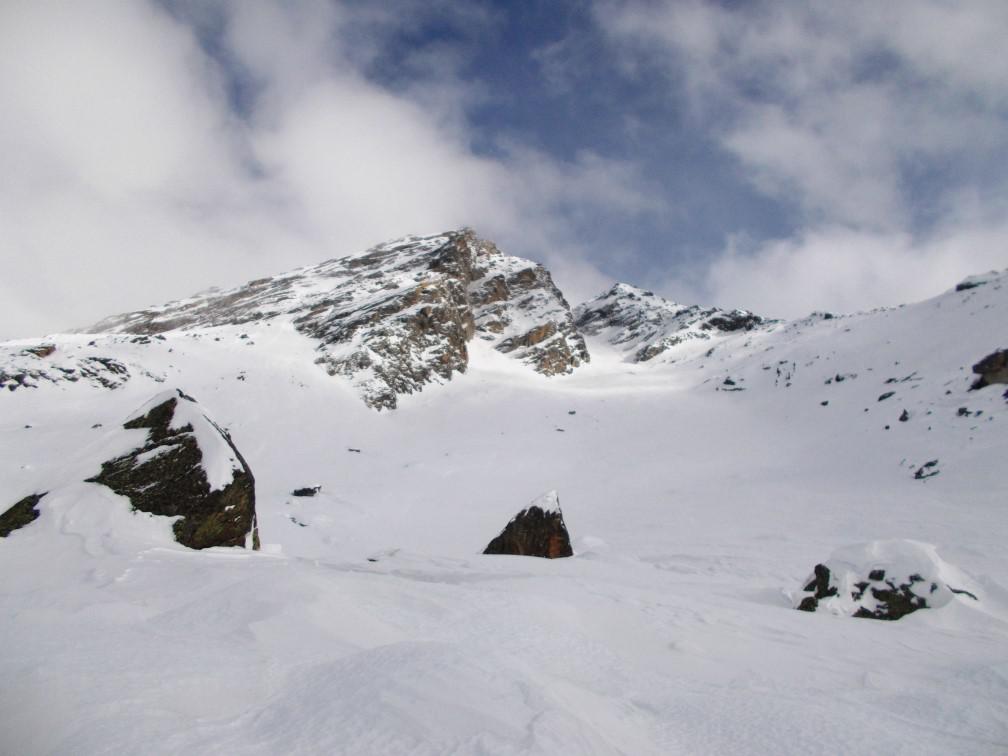 Al centro si vede l'ingresso del canale SW Battel a sx-Quota 2878 a dx