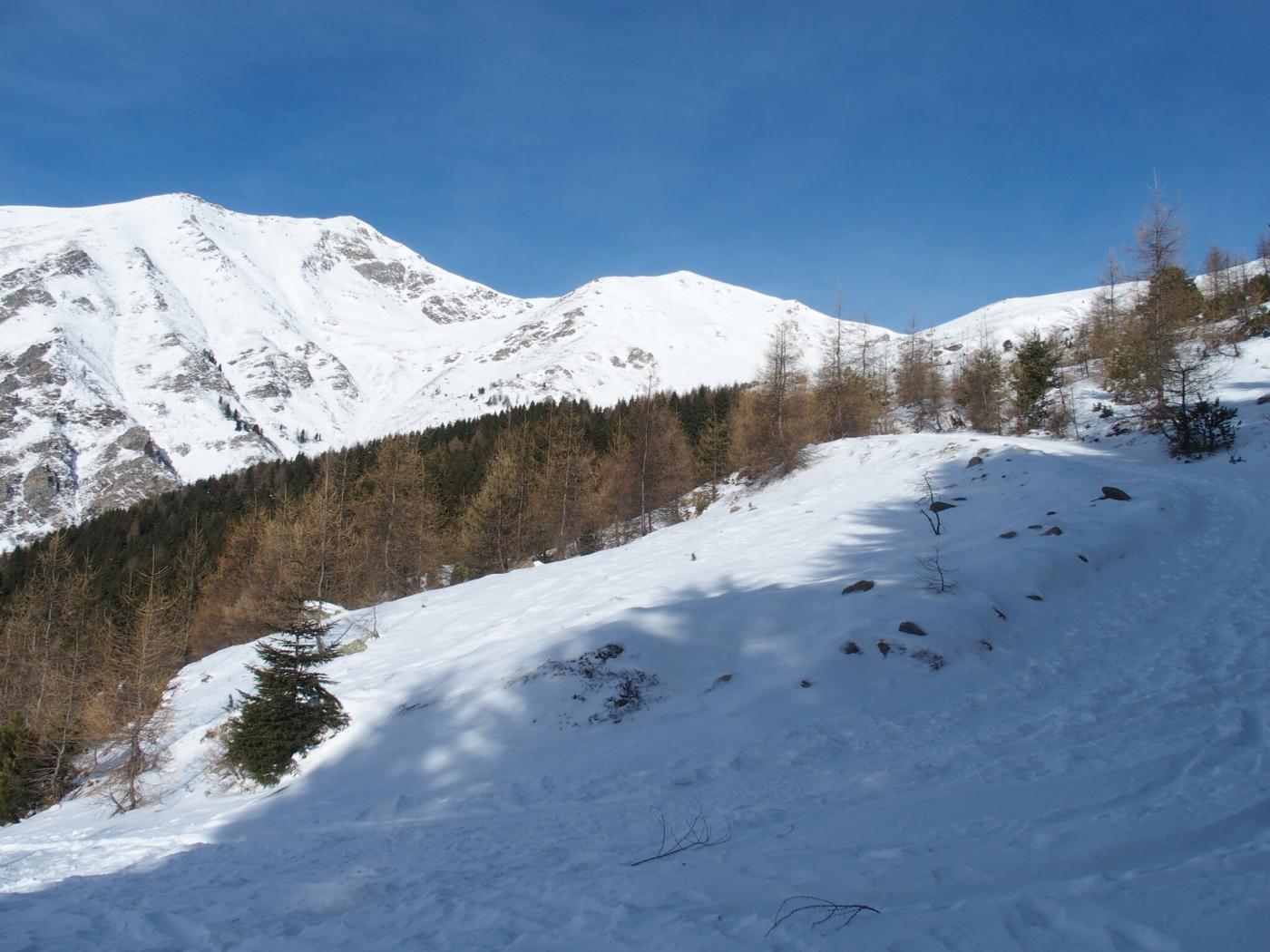 A sx la Cima di Crosa, a dx iFortini