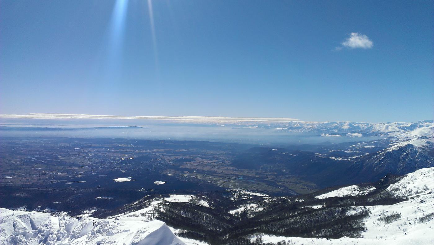 Dalla cima, Canavese e oltre, al centro la dorsale di salita