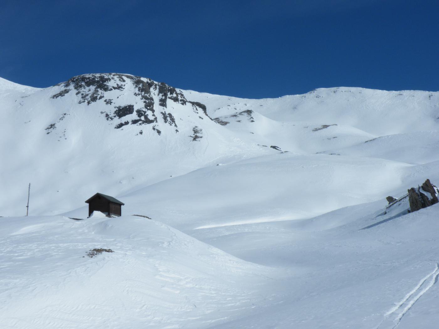 il bivacco e la Ramiere sullo sfondo