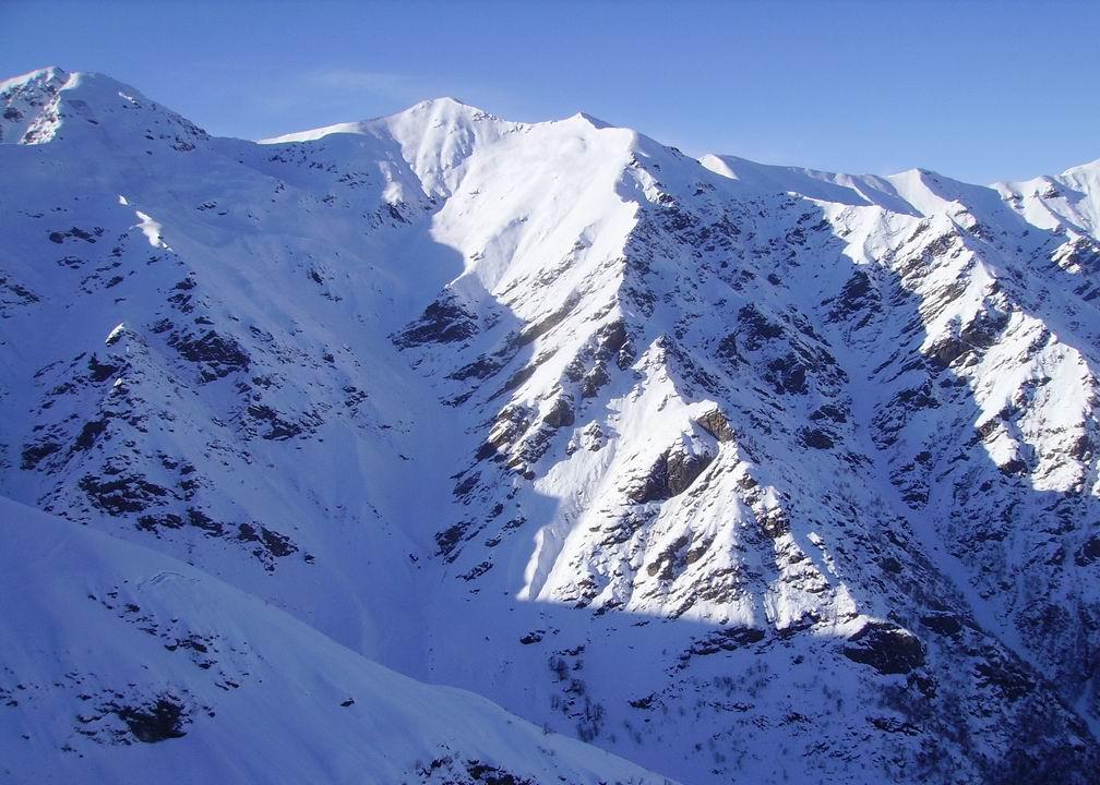 Sulla Sx il Freidour visto da P.Piattina il 08/02/2009 