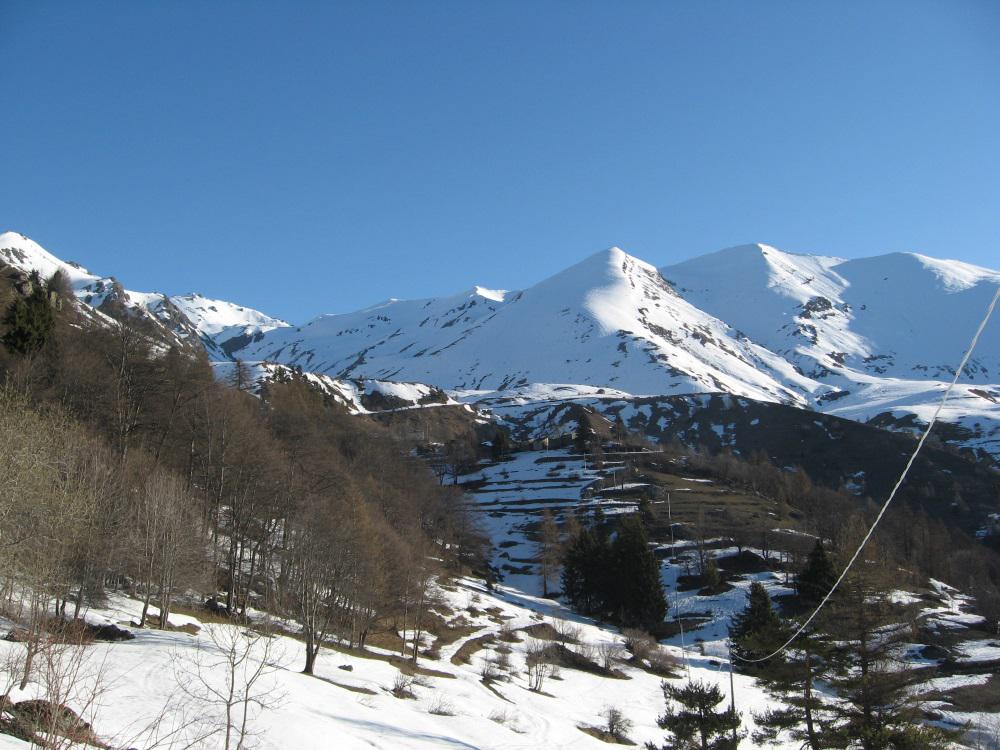 Al centro la cima Croce Sambua  