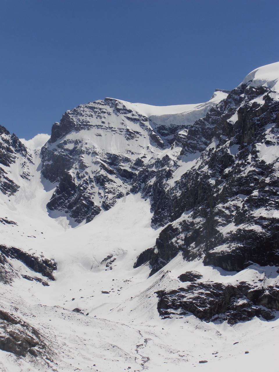 04 - l'imponente seraccata e parete nord dell'Albaron di Savoia