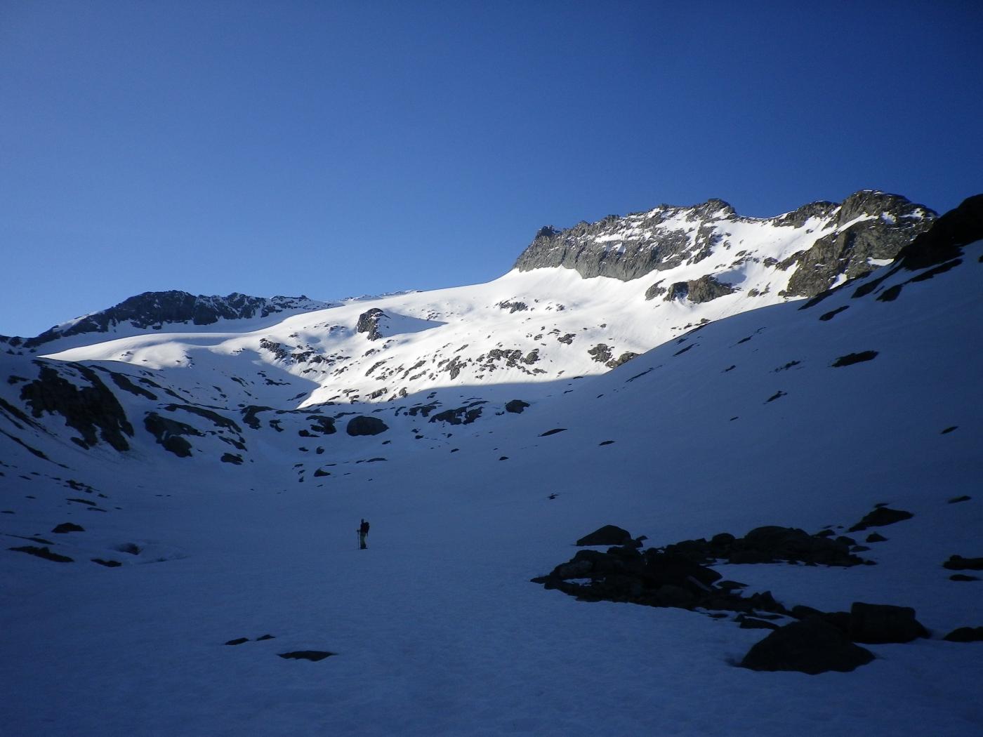 Verso il colle d'Arnes in solitudine. Punta maria e Arnas