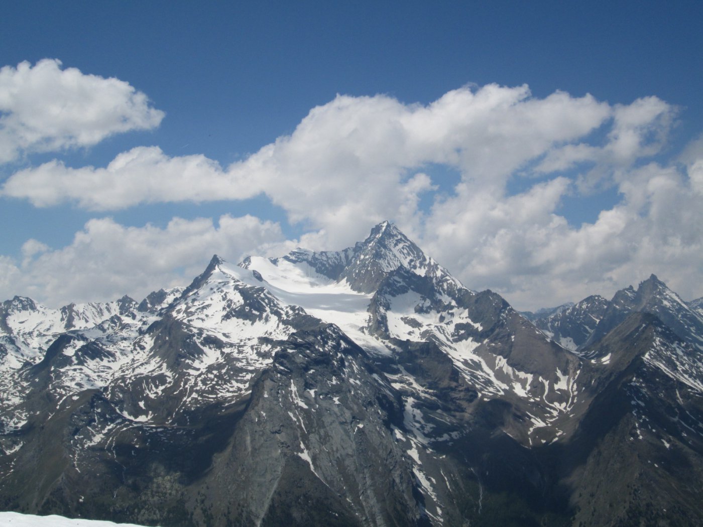 dalla cima verso la Grivola
