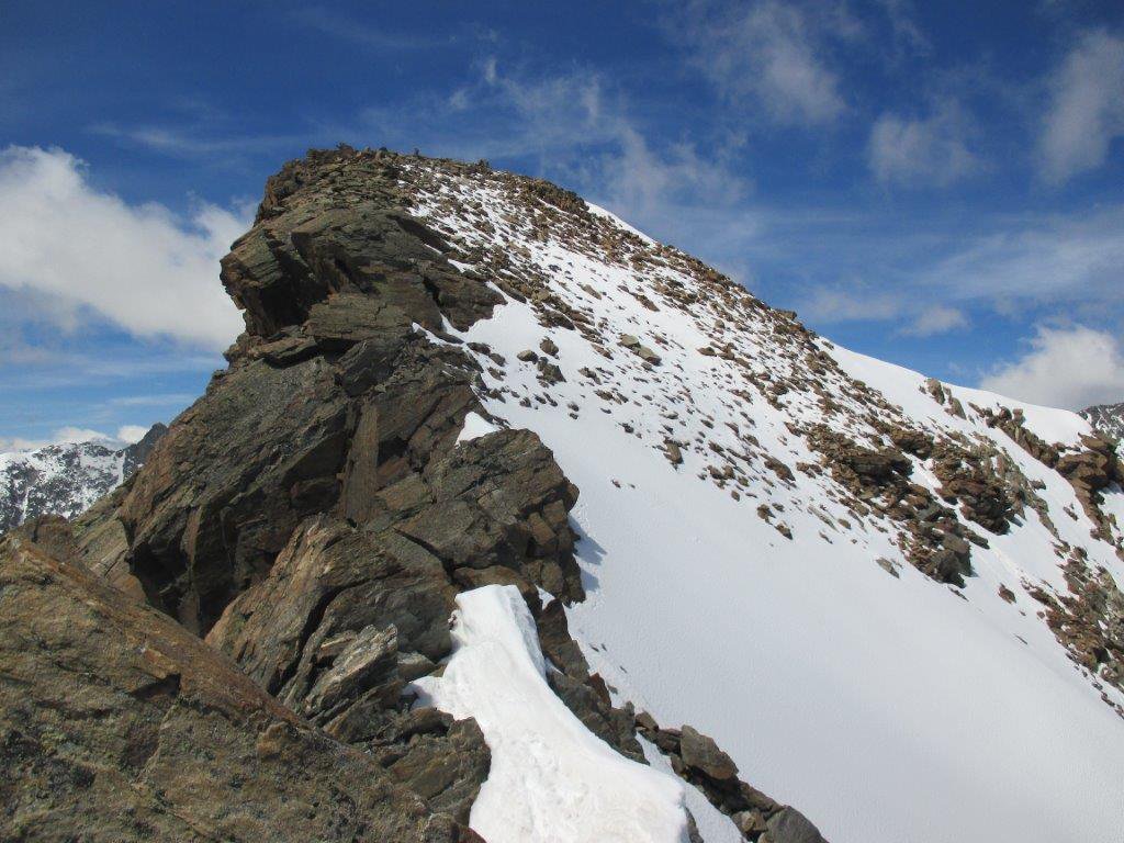 la punta appena lasciata..dalla cresta est nord-est..