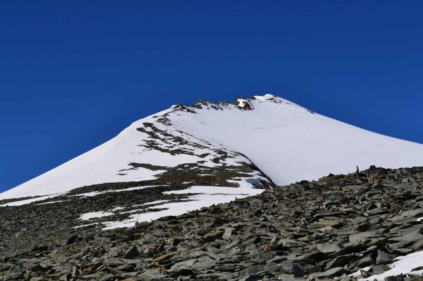 la facile cresta da percorrere