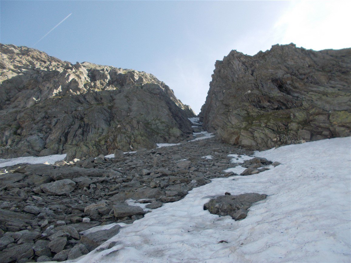 IL canale che esce sulla cresta Est del Kalberhorn