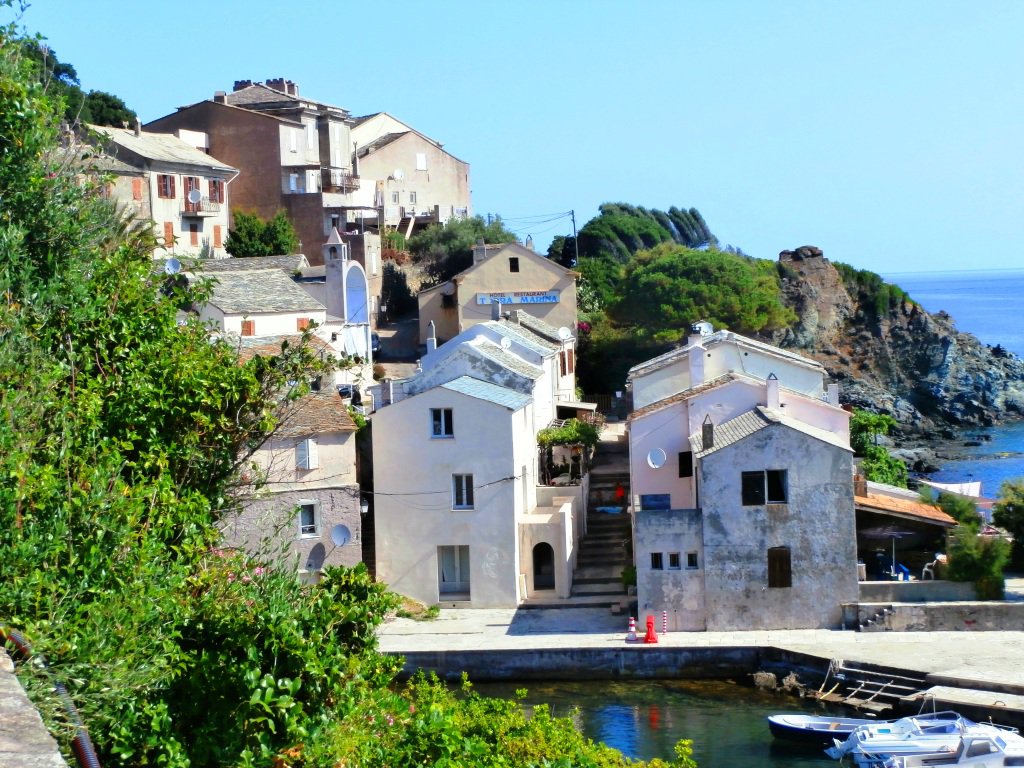 Le case con i tetti di pietra