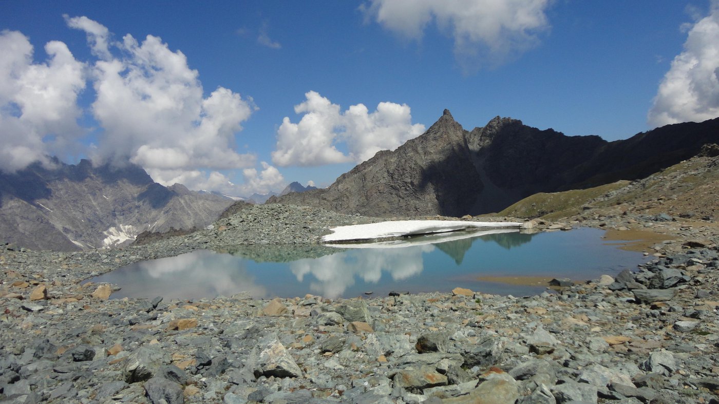 laghetti ai piedi del colle