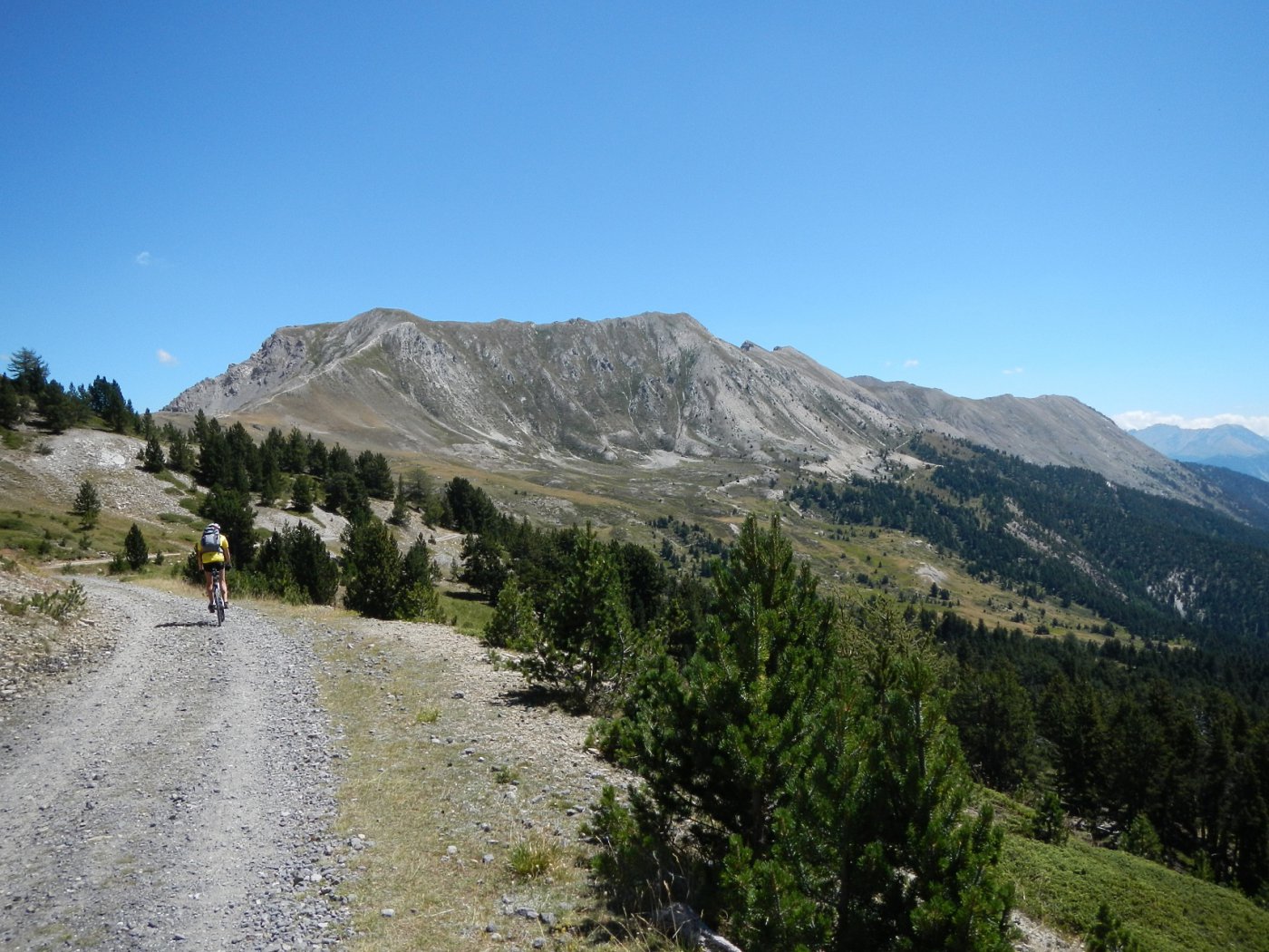 tratto di sterrato in direzione del Col de Barteaux