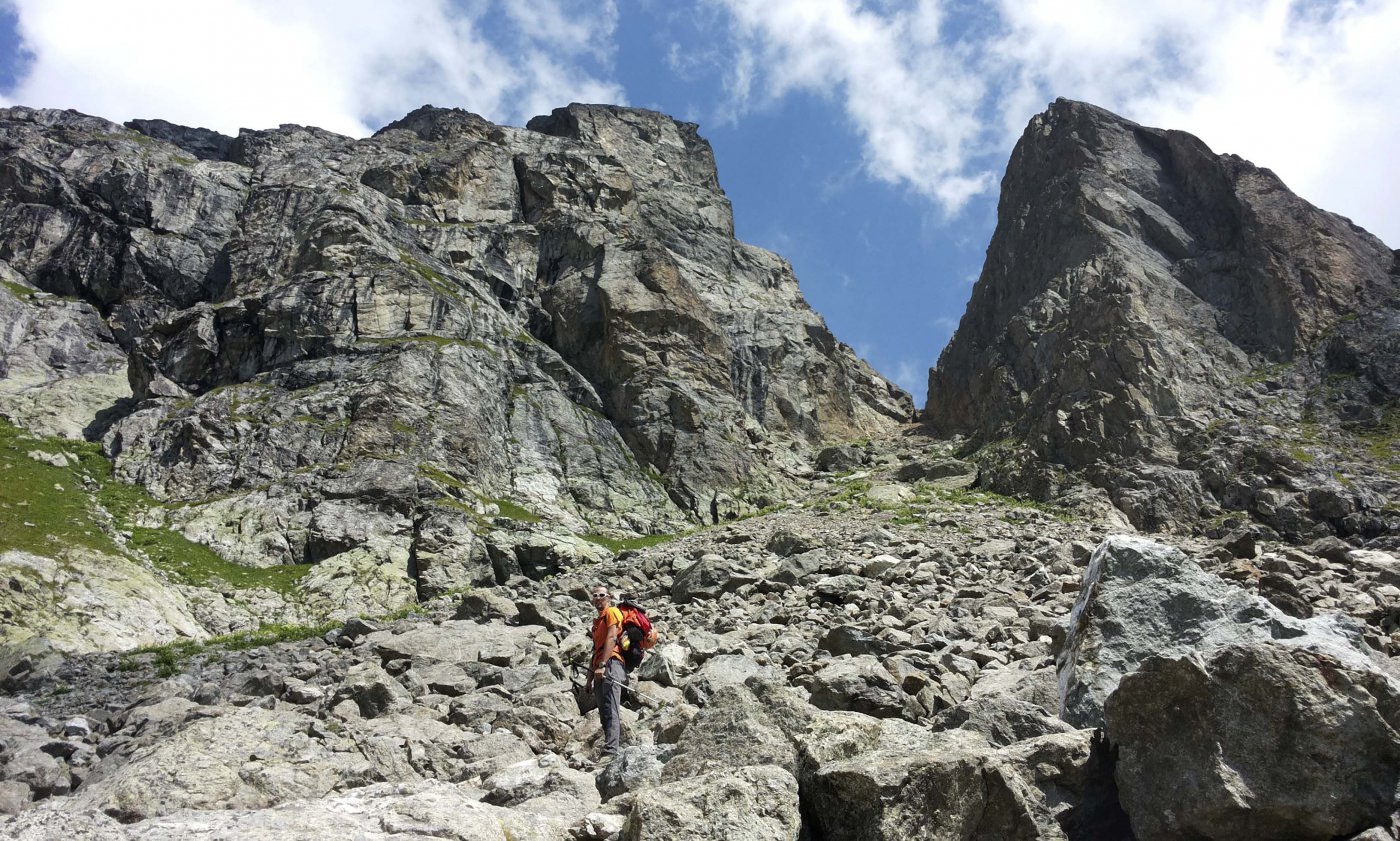 sulla dx lo spigolo, a sx le altre 2 vie