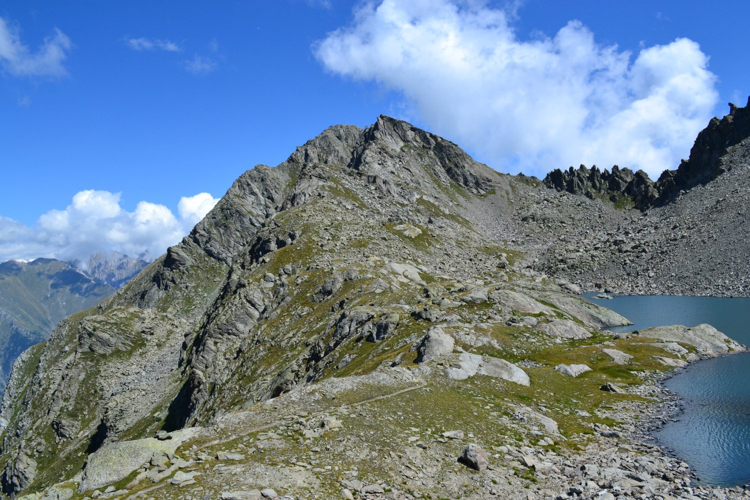 la Pouignenta vista dal Lago di Pietra Rossa