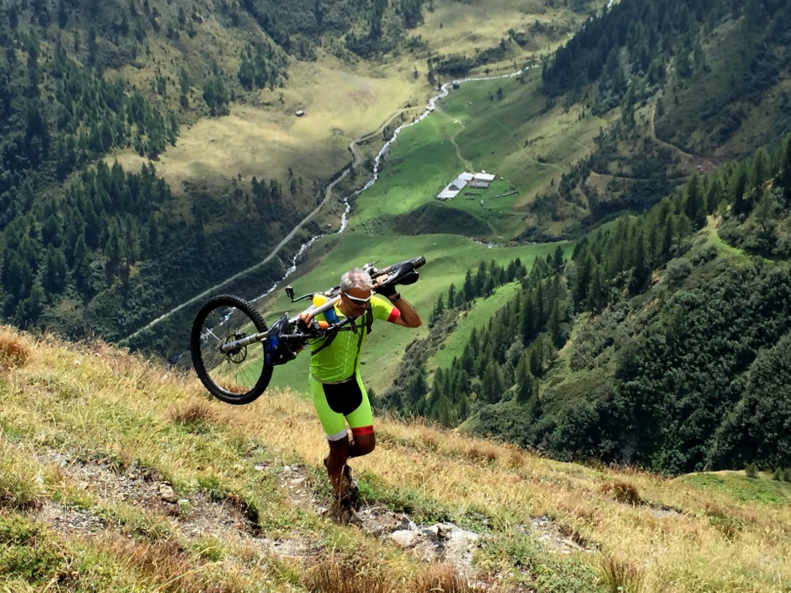 Trasporto a spalle al colle della Balma