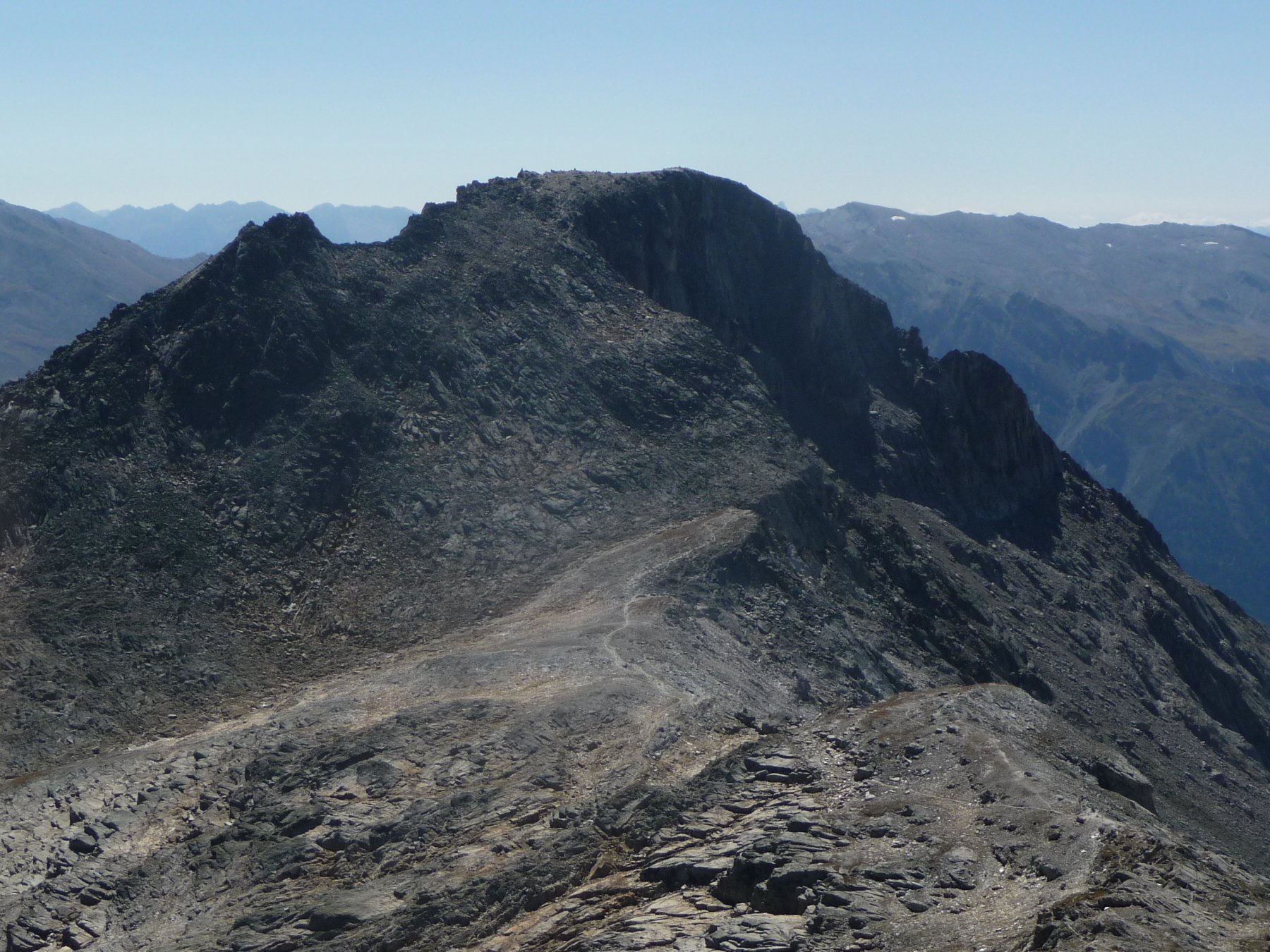 Il Rateau e il col de la Masse visti scendendo dal Gran Roc