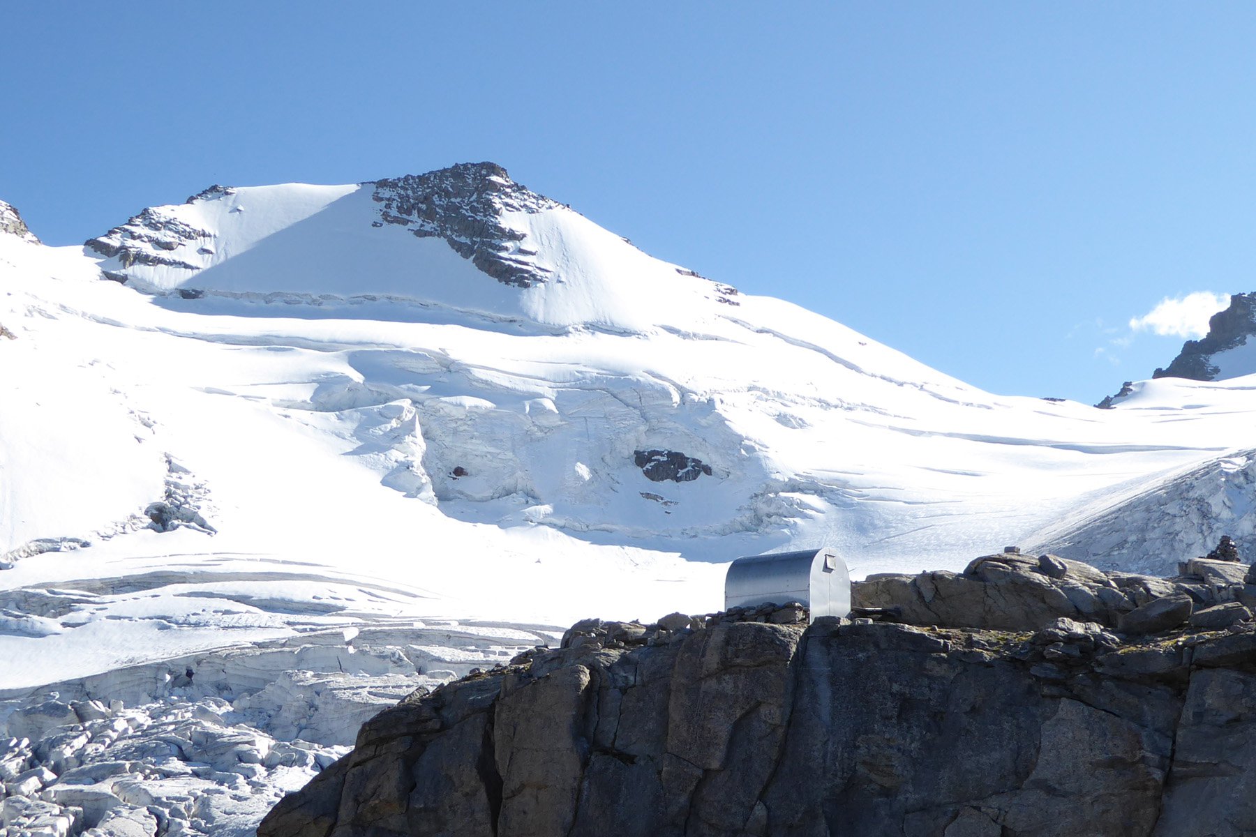 la vetta vista dai pressi dei bivacchi