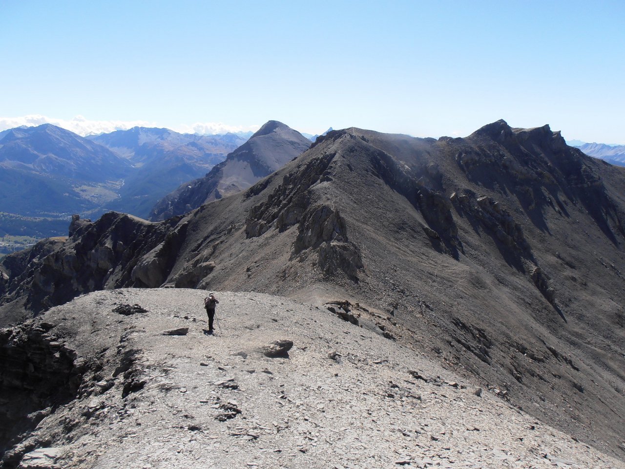 05 - cresta tra Chalanche Ronde e Rochers Charniers, dietro lo Chaberton